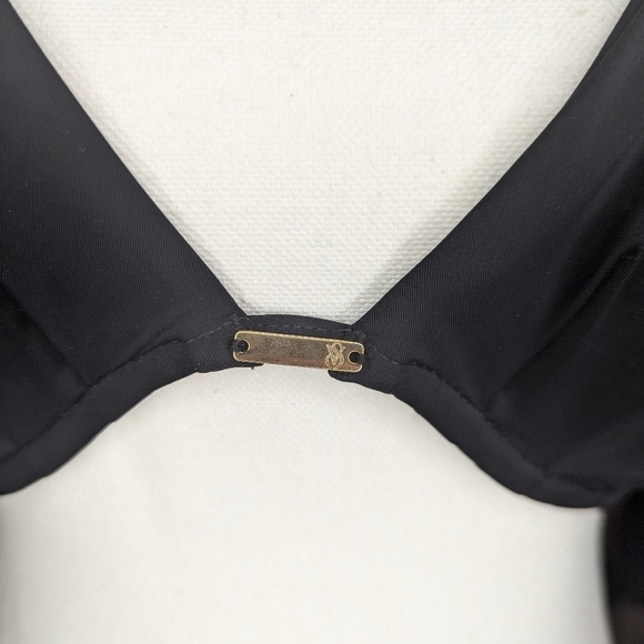 Victoria's Secret 36D swim top - Picture 4 of 5